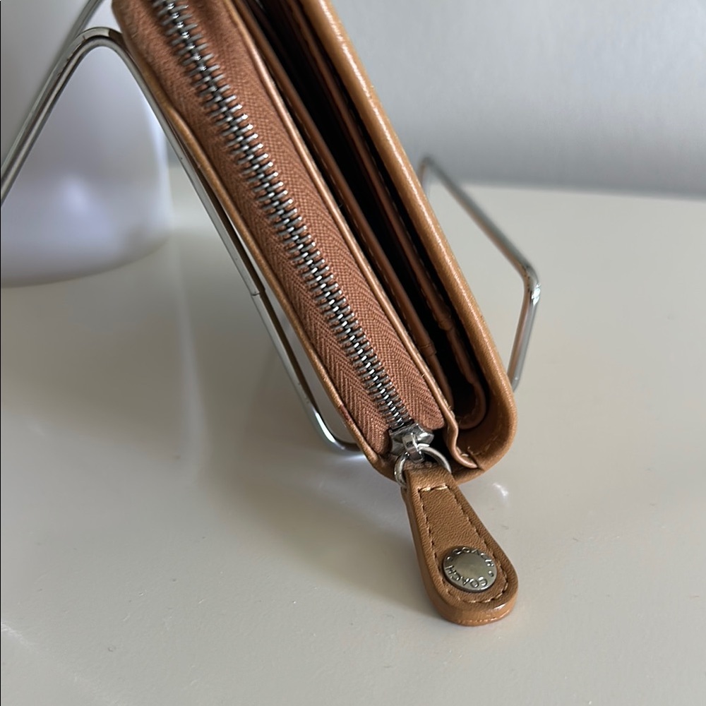 RARE Vintage Coach No. 6698 Zip Credit Card Compact Wallet in Camel - Picture 2 of 5